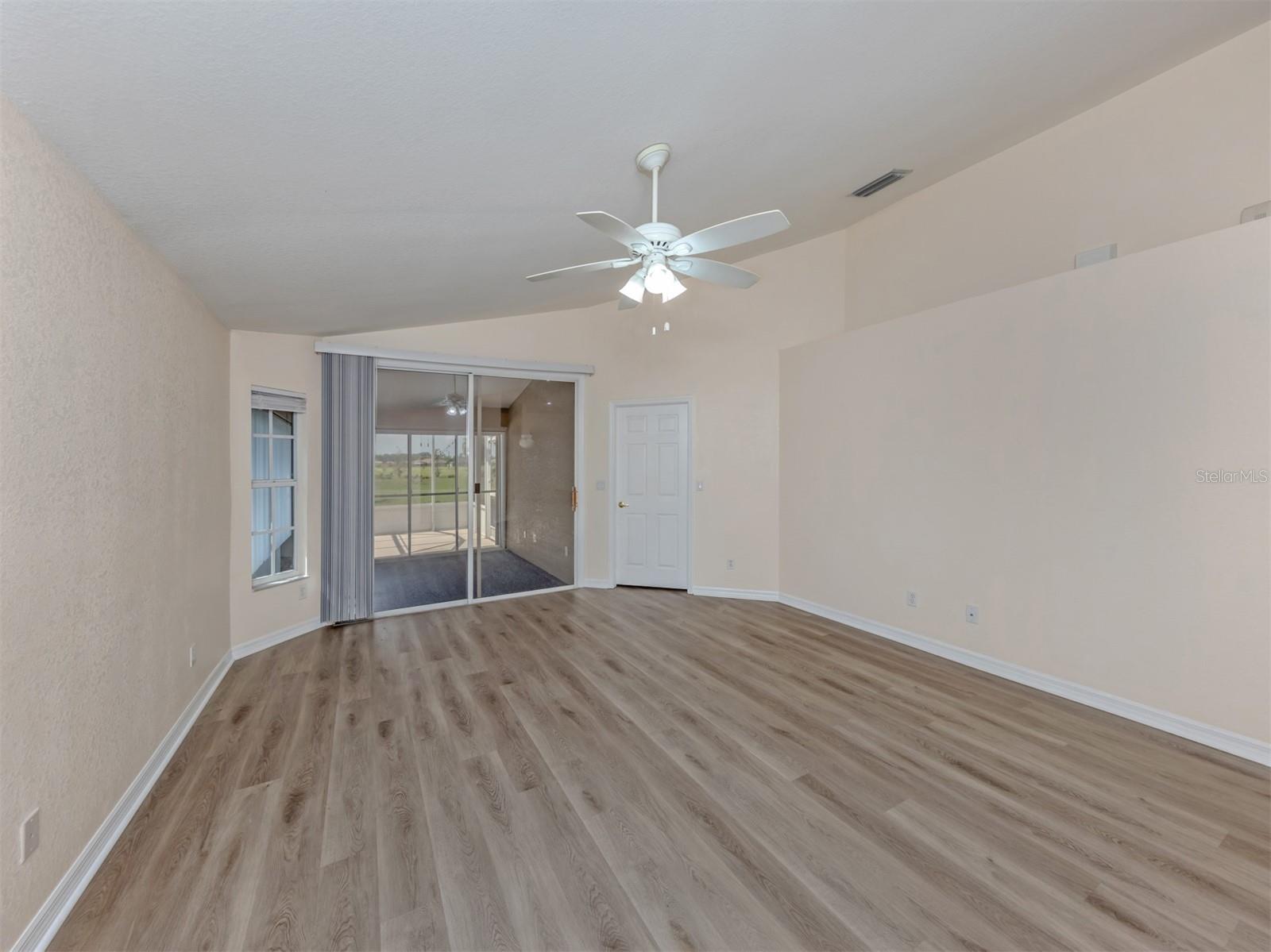 4265 FAIRWAY DR — photo 6