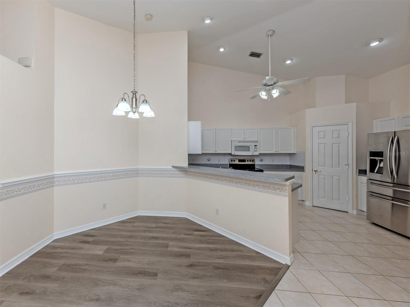 4265 FAIRWAY DR — photo 12