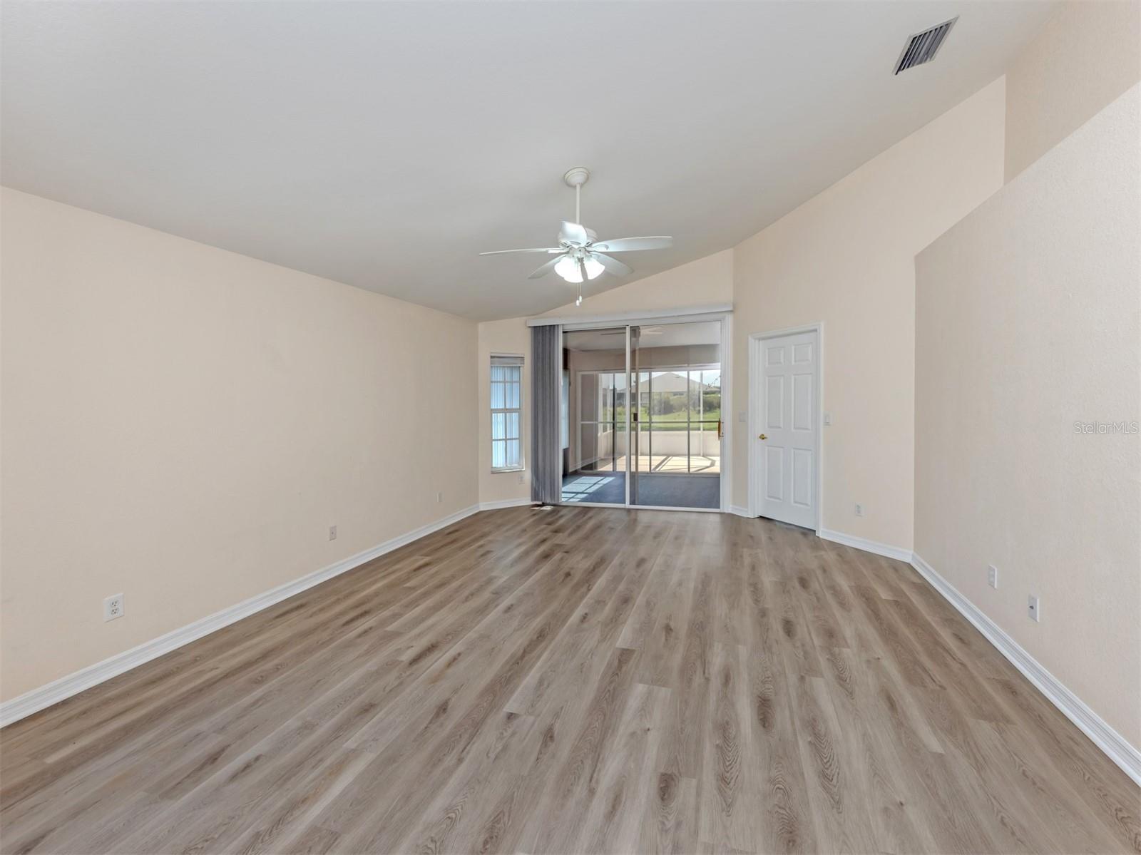 4265 FAIRWAY DR — photo 5