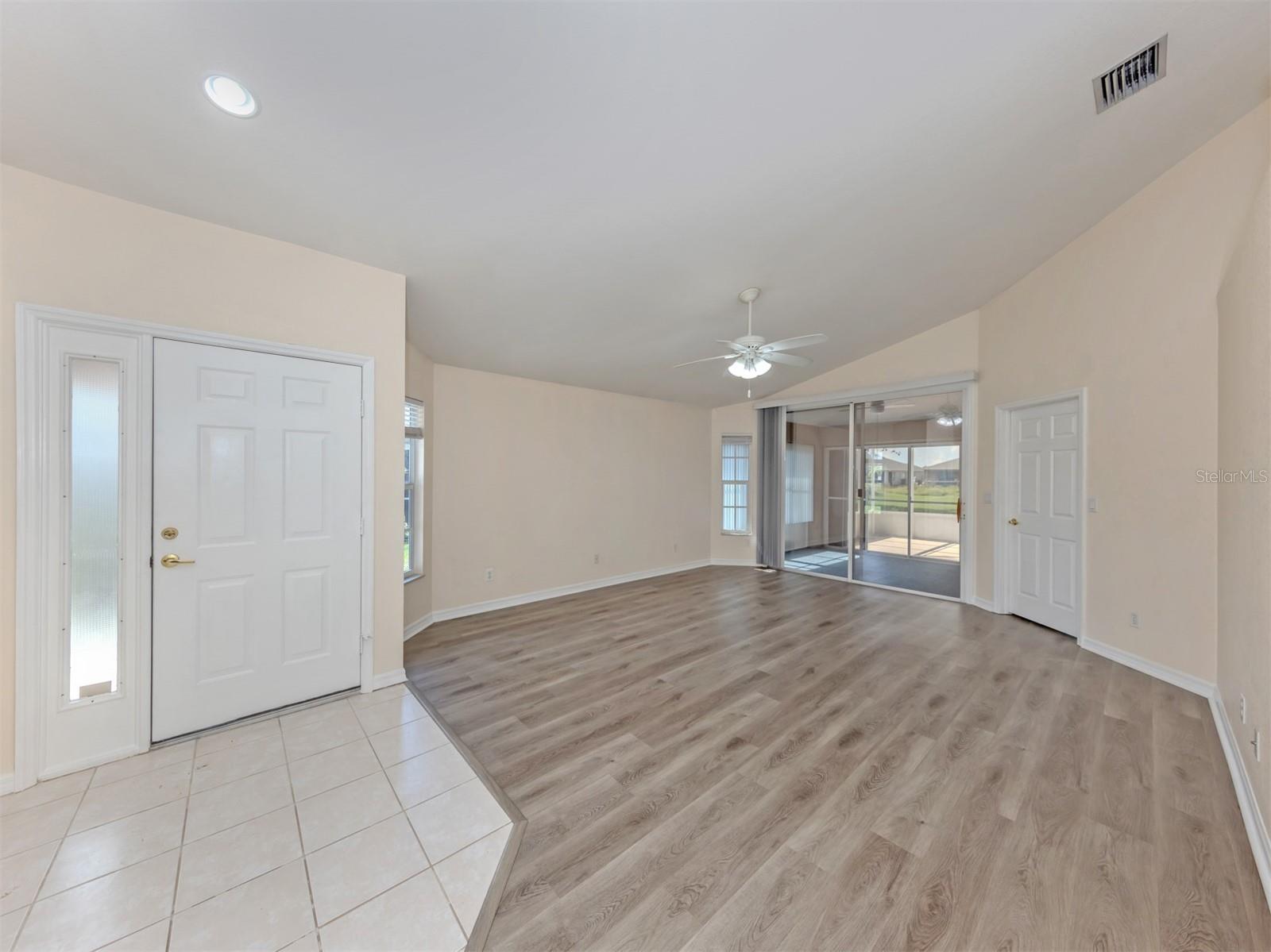 4265 FAIRWAY DR — photo 7