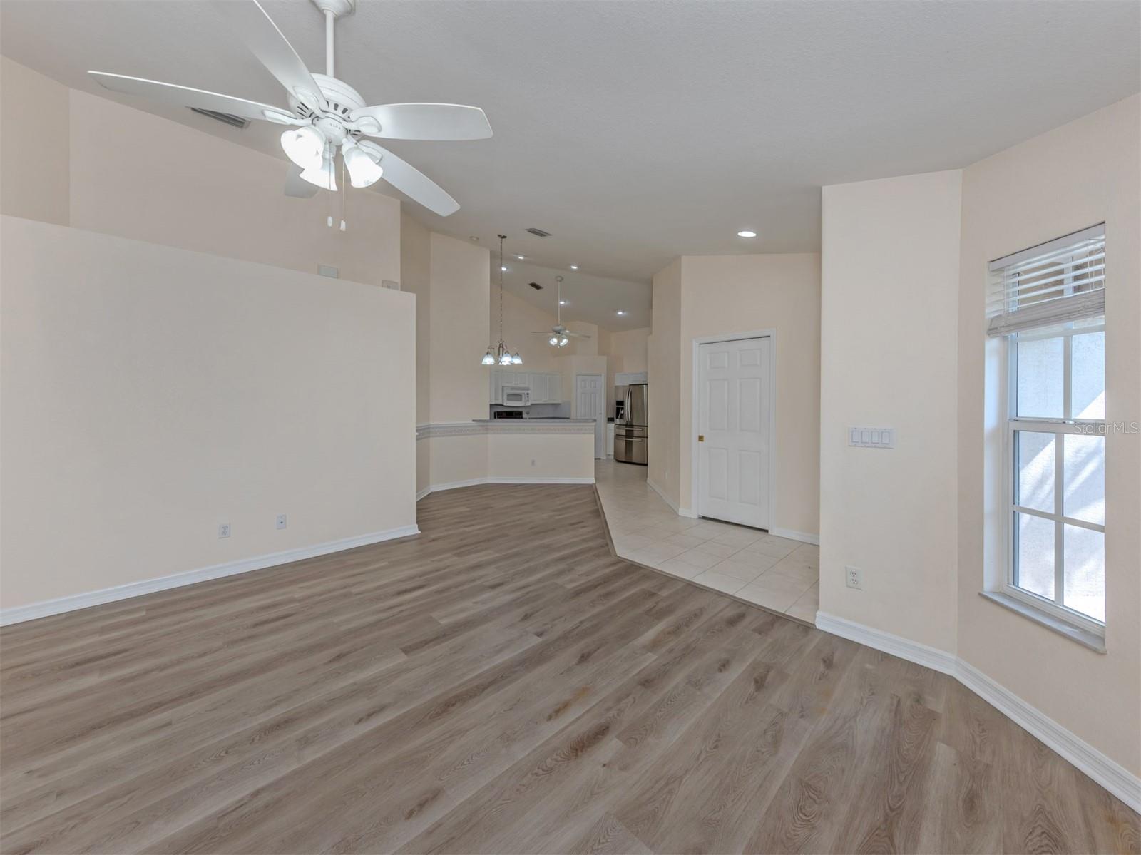 4265 FAIRWAY DR — photo 9