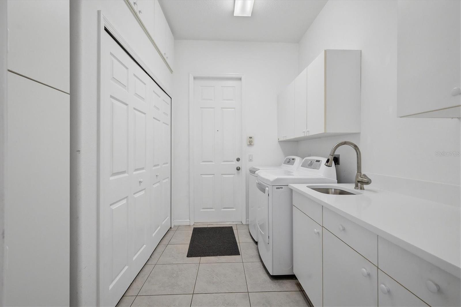 750 HARMONY LN — photo 34