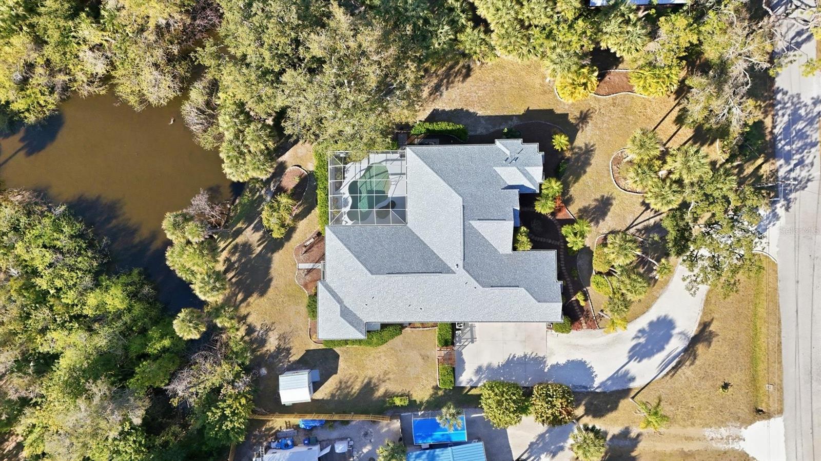 750 HARMONY LN — photo 4
