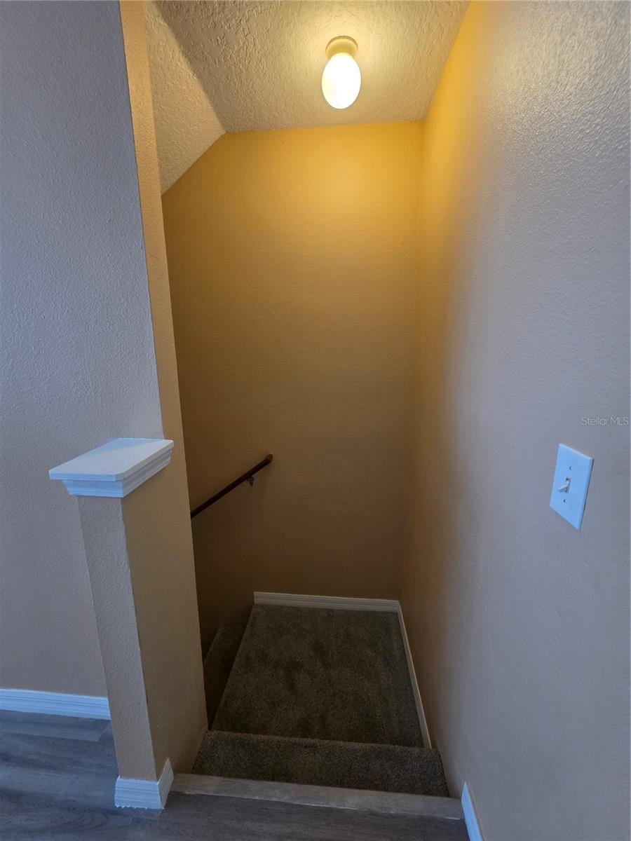 2425 MIDDLETON GROVE DR — photo 14