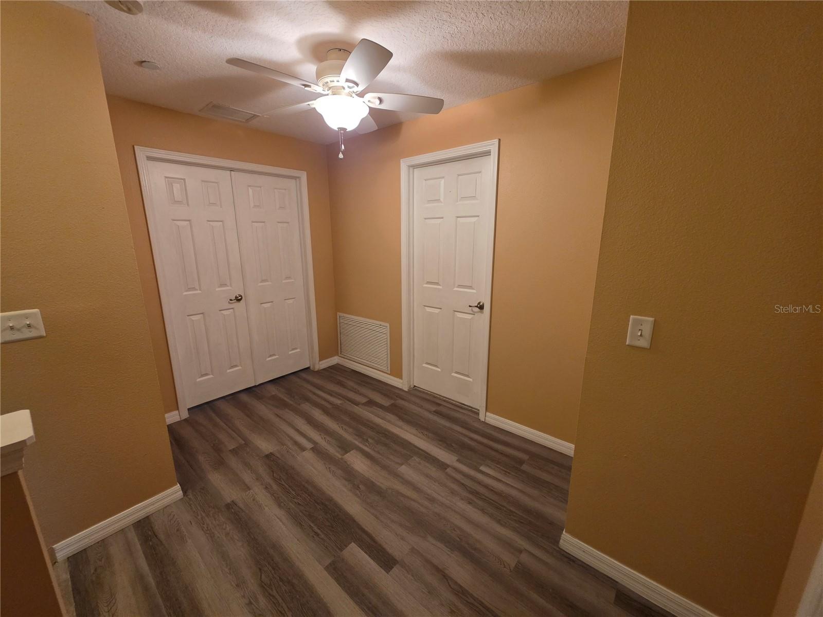 2425 MIDDLETON GROVE DR — photo 29