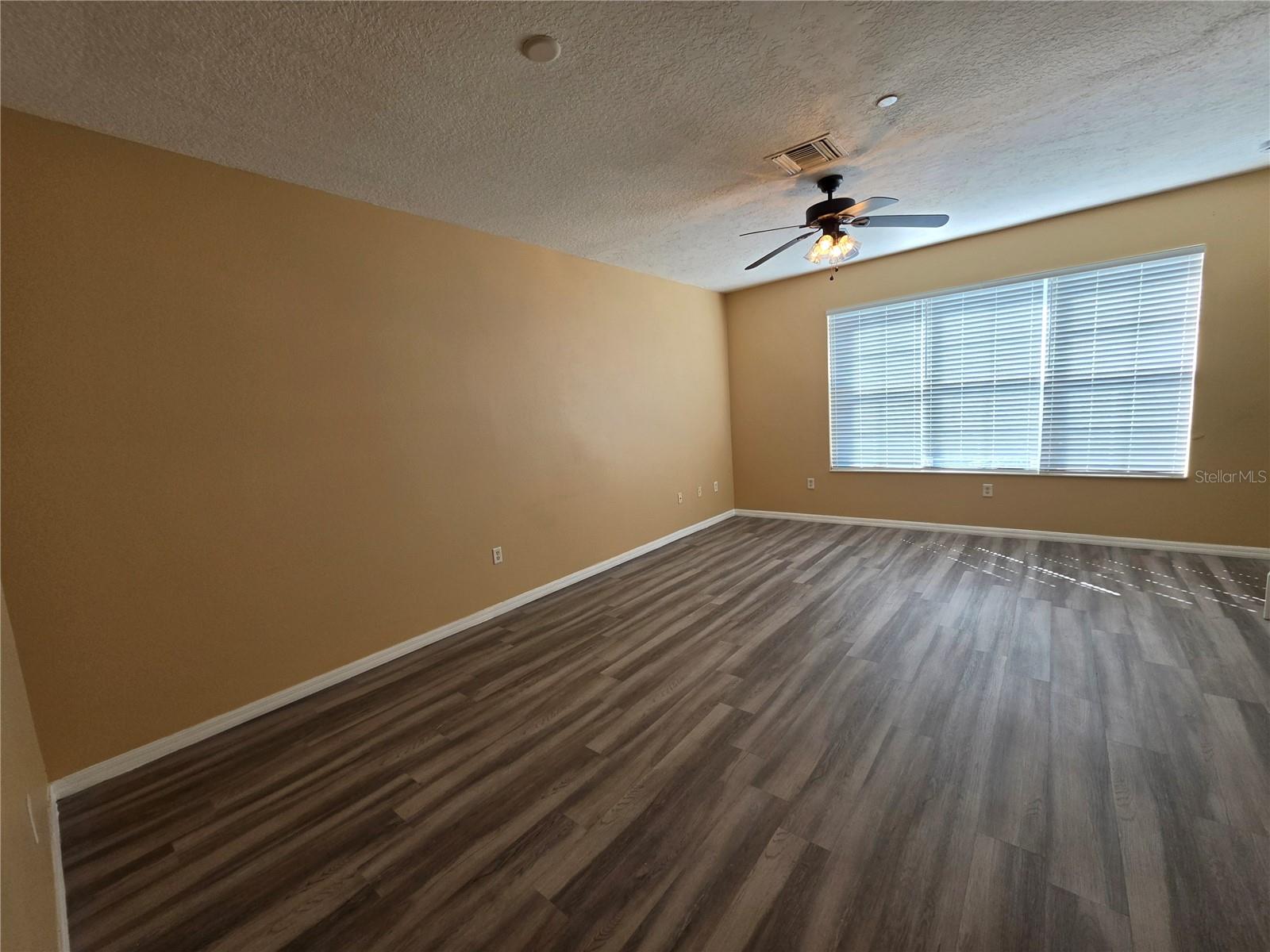 2425 MIDDLETON GROVE DR — photo 23