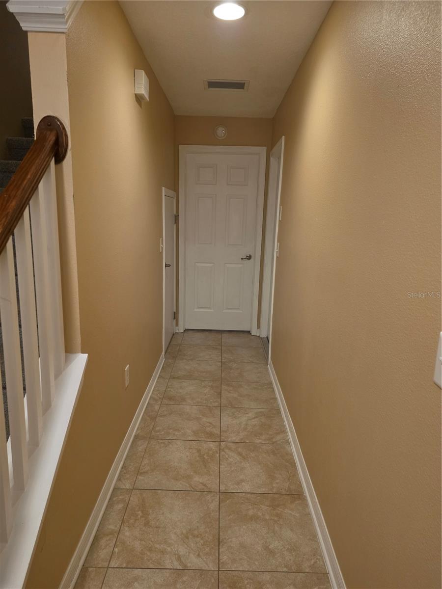 2425 MIDDLETON GROVE DR — photo 2