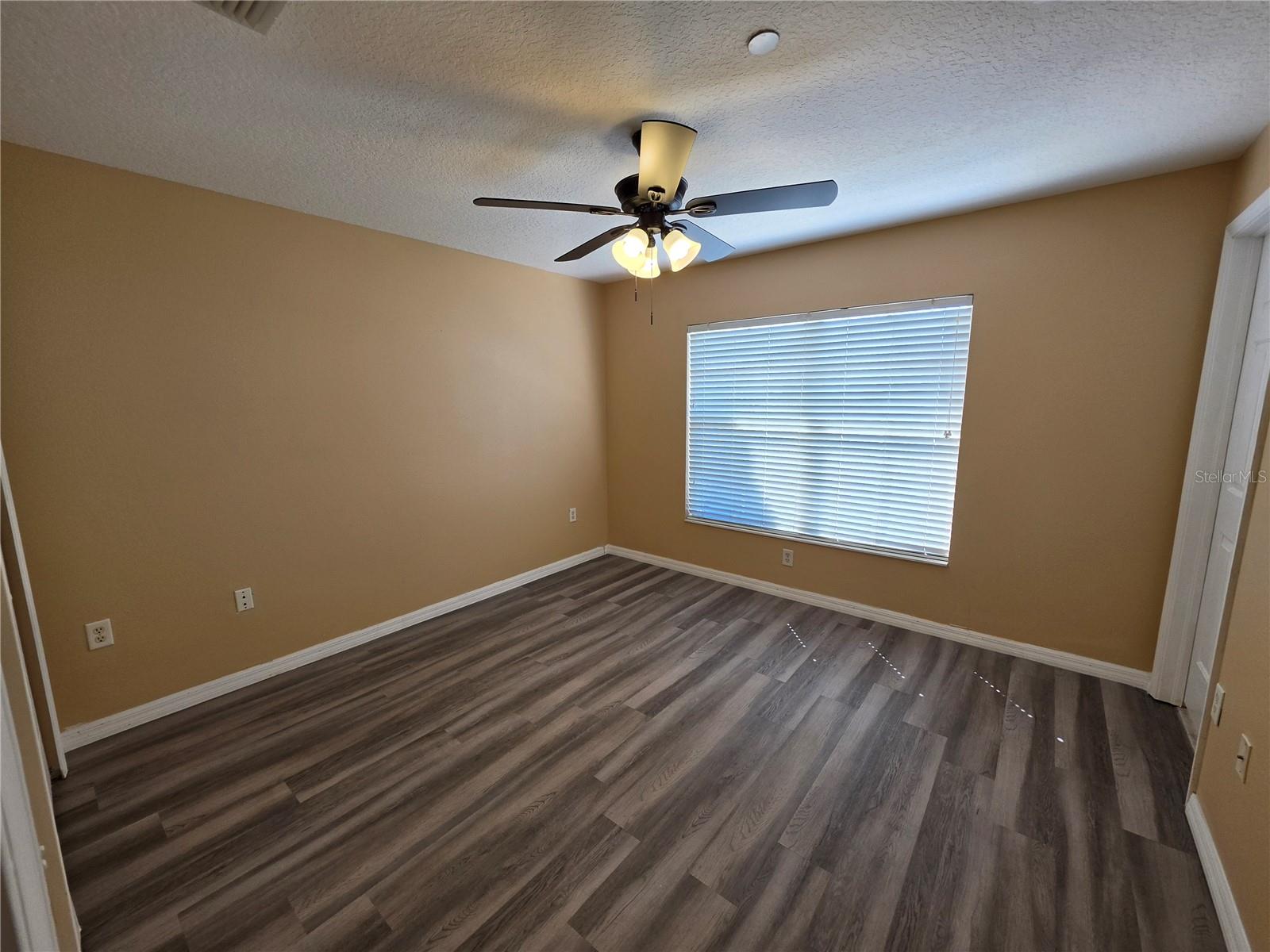 2425 MIDDLETON GROVE DR — photo 30