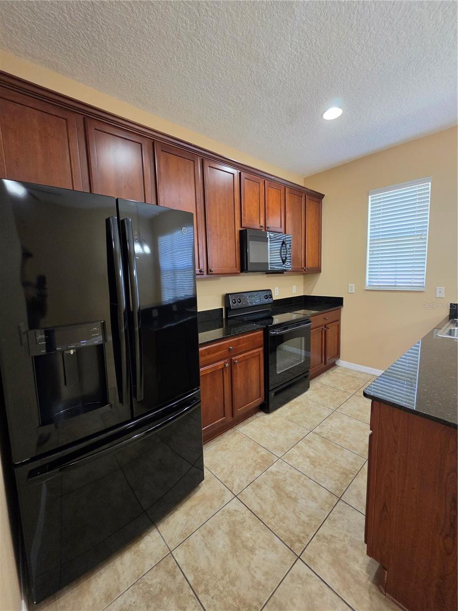 2425 MIDDLETON GROVE DR — photo 17