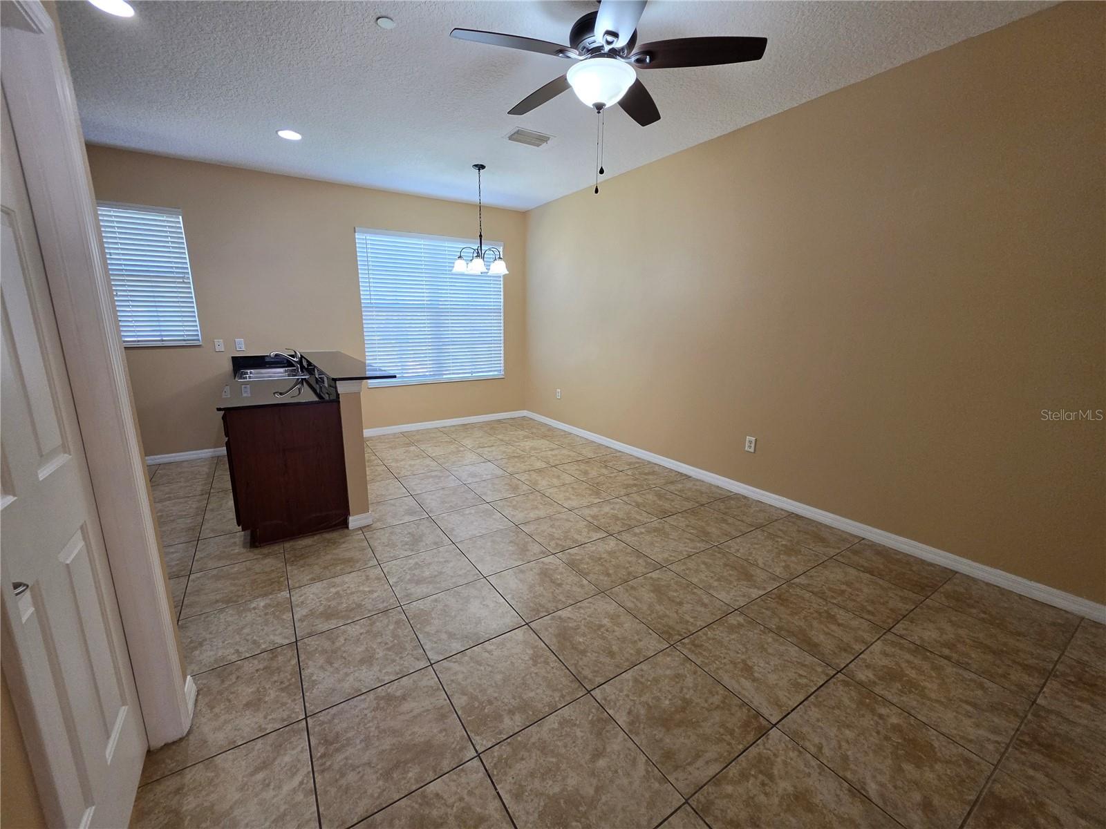 2425 MIDDLETON GROVE DR — photo 15