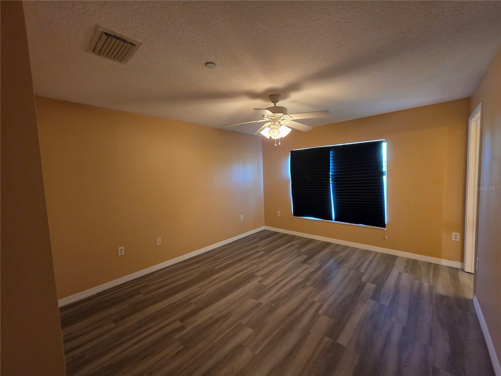2425 MIDDLETON GROVE DR — photo 34