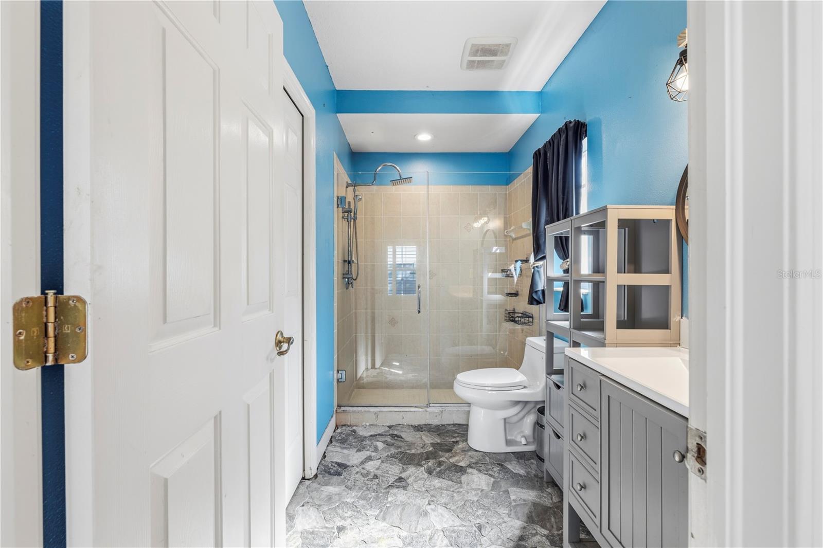 605 CYPRESS PARK AVE — photo 33