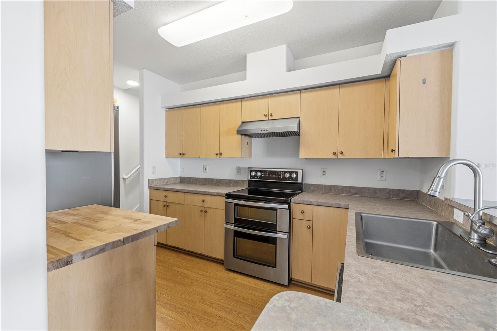 605 CYPRESS PARK AVE — photo 12