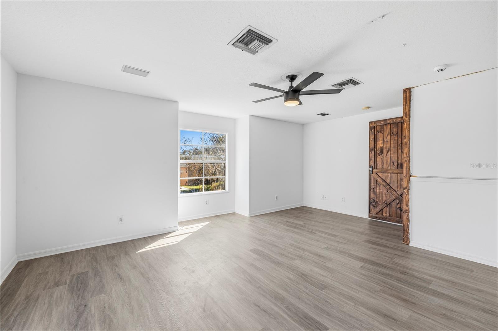605 CYPRESS PARK AVE — photo 37