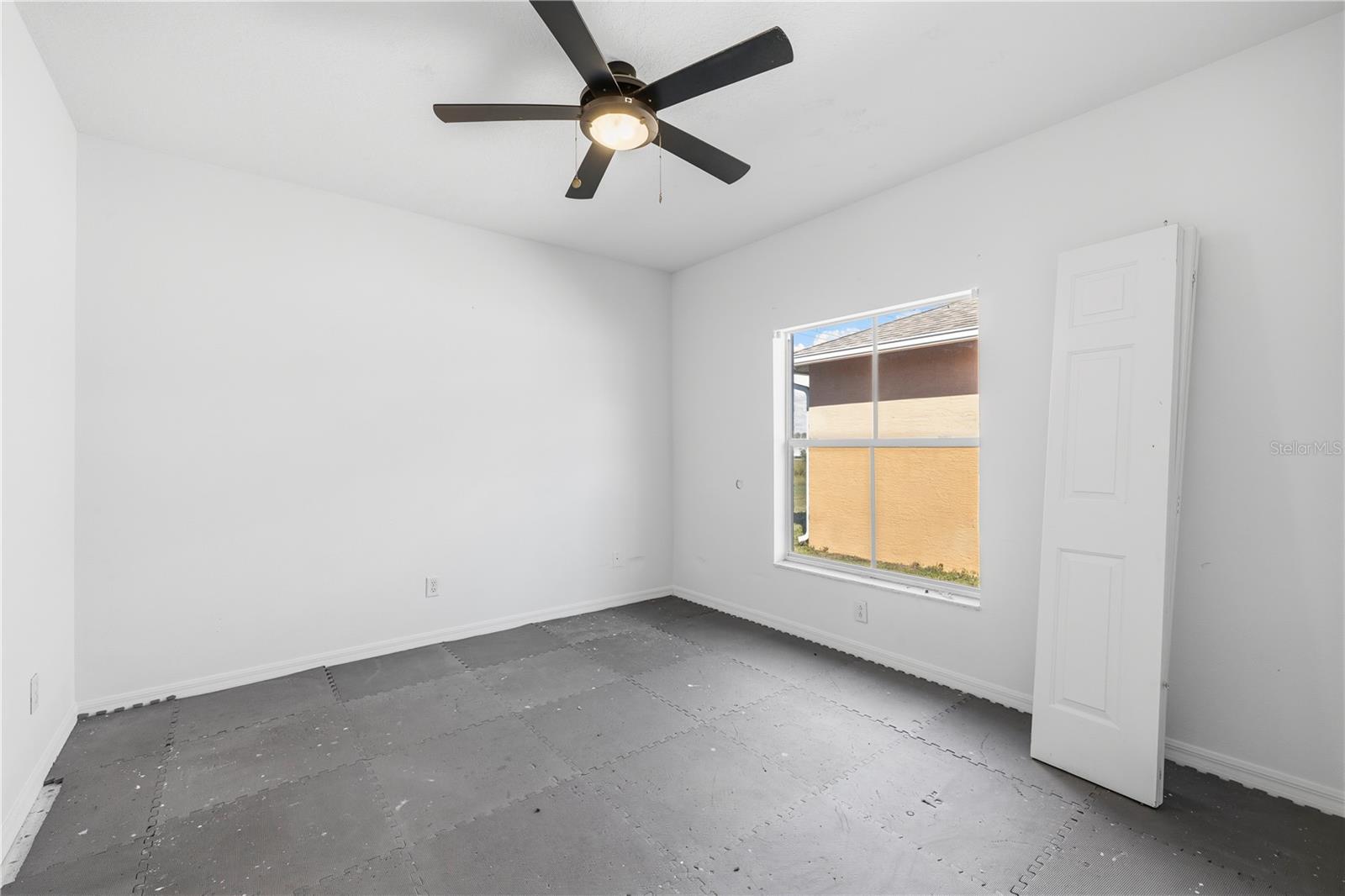 605 CYPRESS PARK AVE — photo 26
