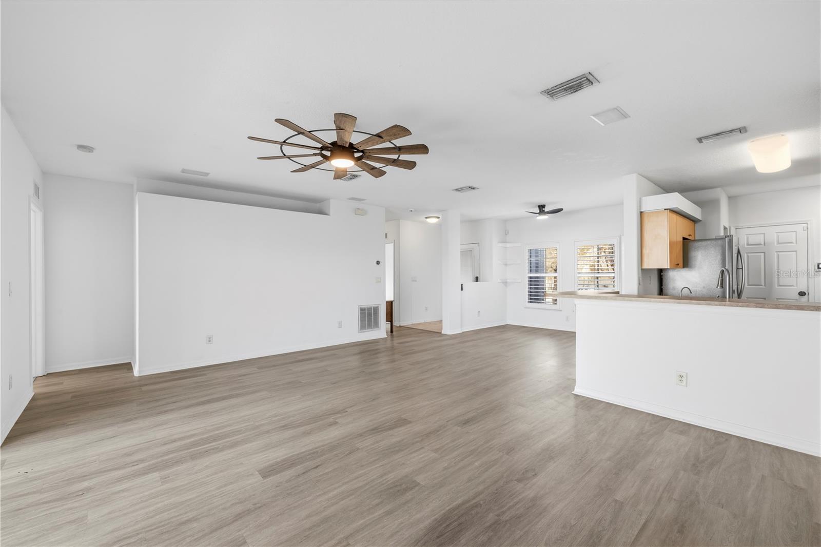 605 CYPRESS PARK AVE — photo 17