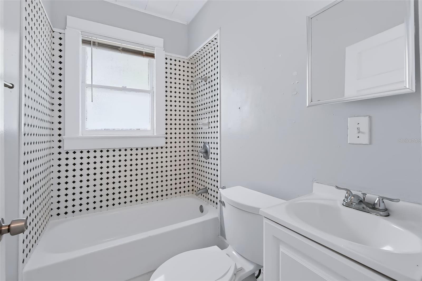 208 VINE AVE #1,2,3,4 — photo 14