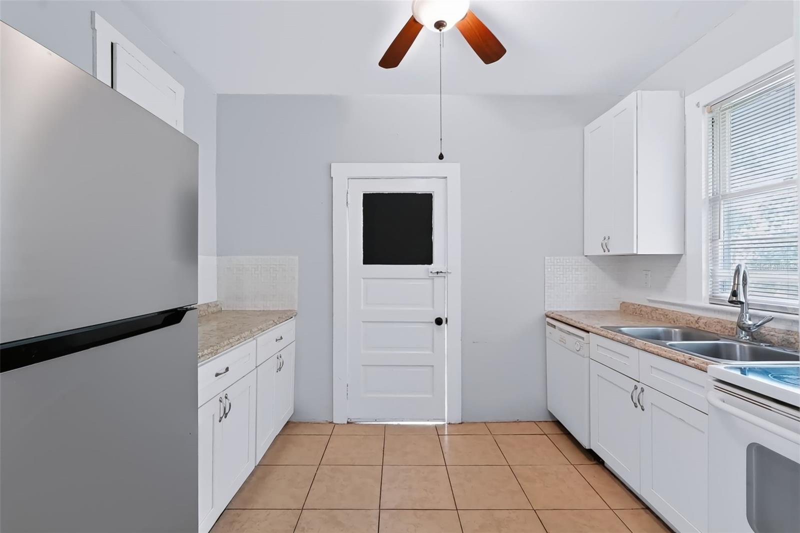 208 VINE AVE #1,2,3,4 — photo 19