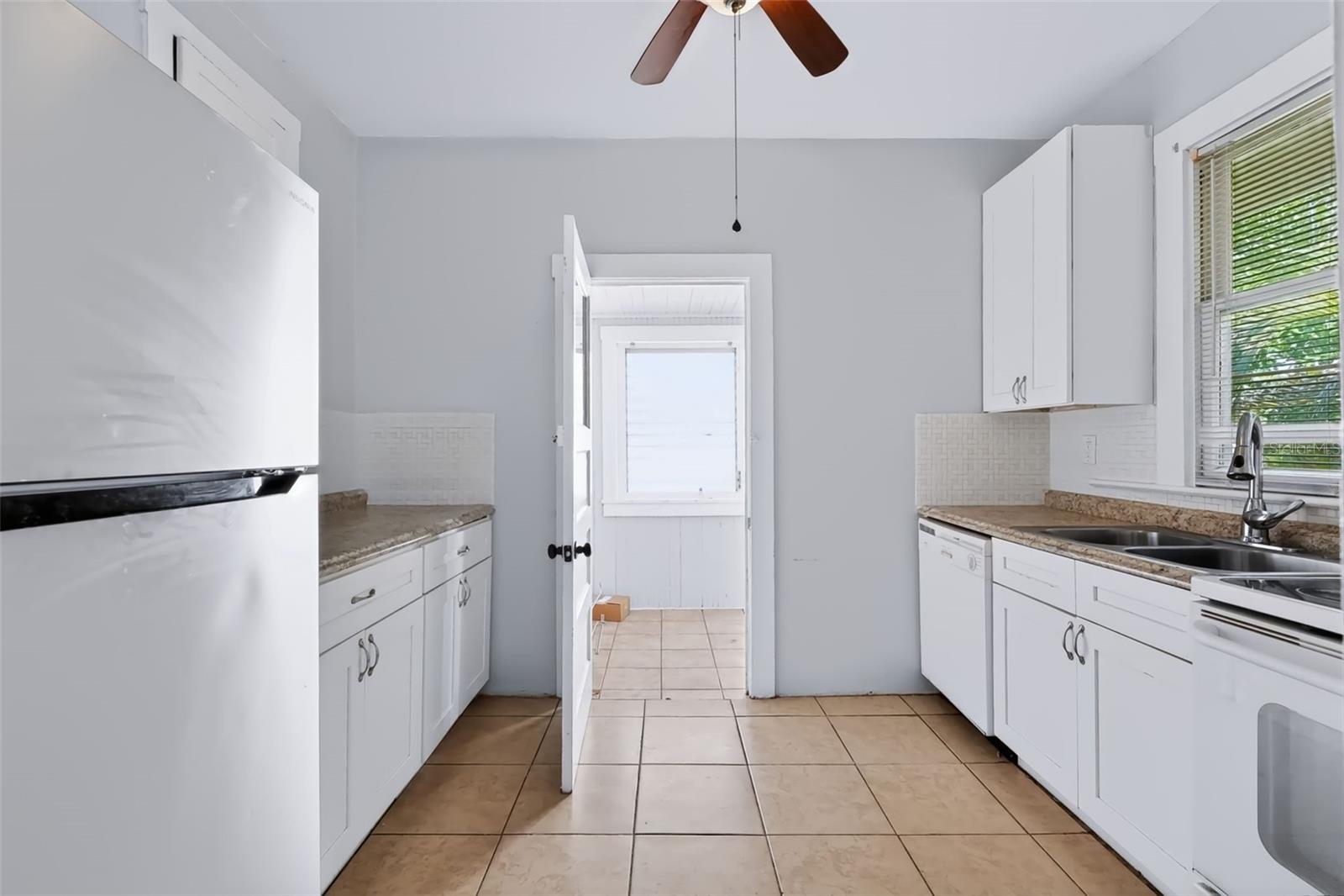 208 VINE AVE #1,2,3,4 — photo 22