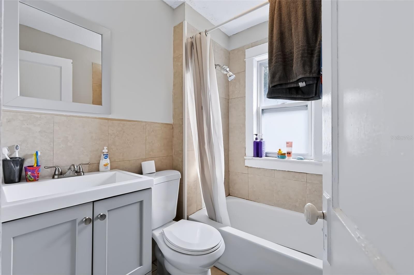 208 VINE AVE #1,2,3,4 — photo 43