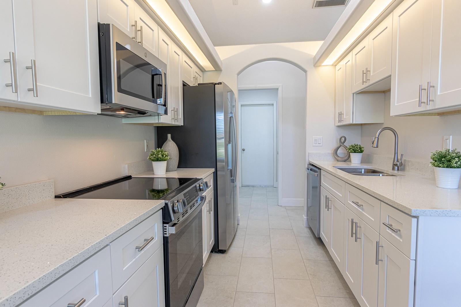 5809 GARDEN LAKES MAJESTIC — photo 10