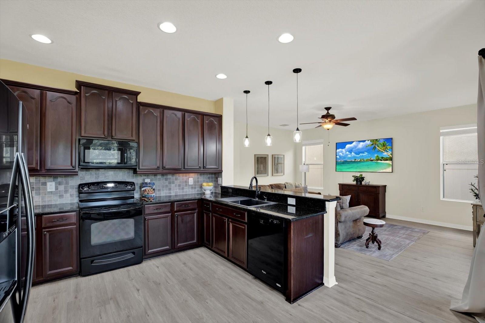 7127 FOREST MERE DR — photo 22