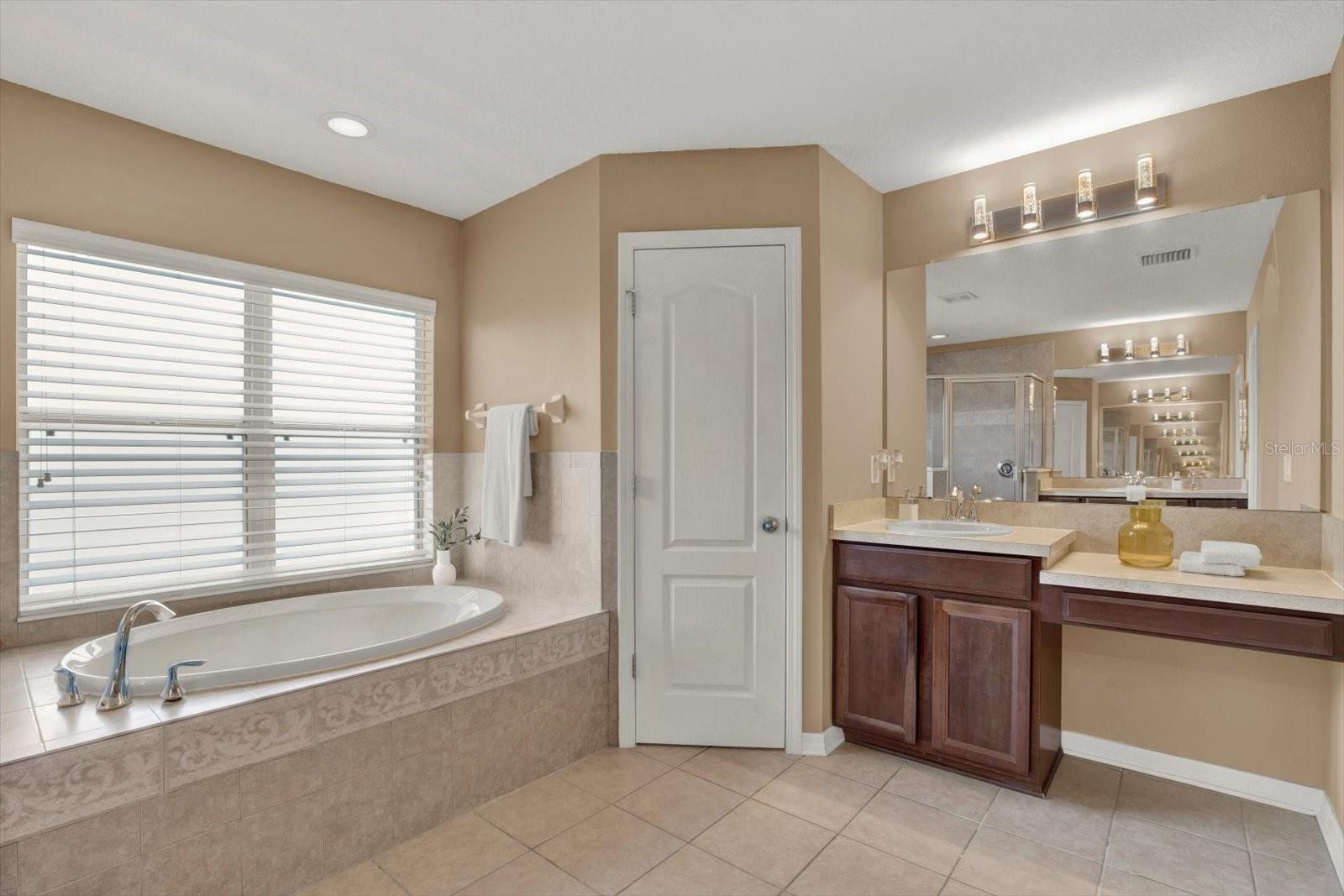 7127 FOREST MERE DR — photo 36