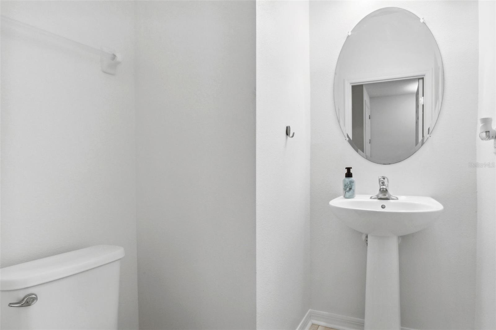 5732 SKYTOP DR — photo 11