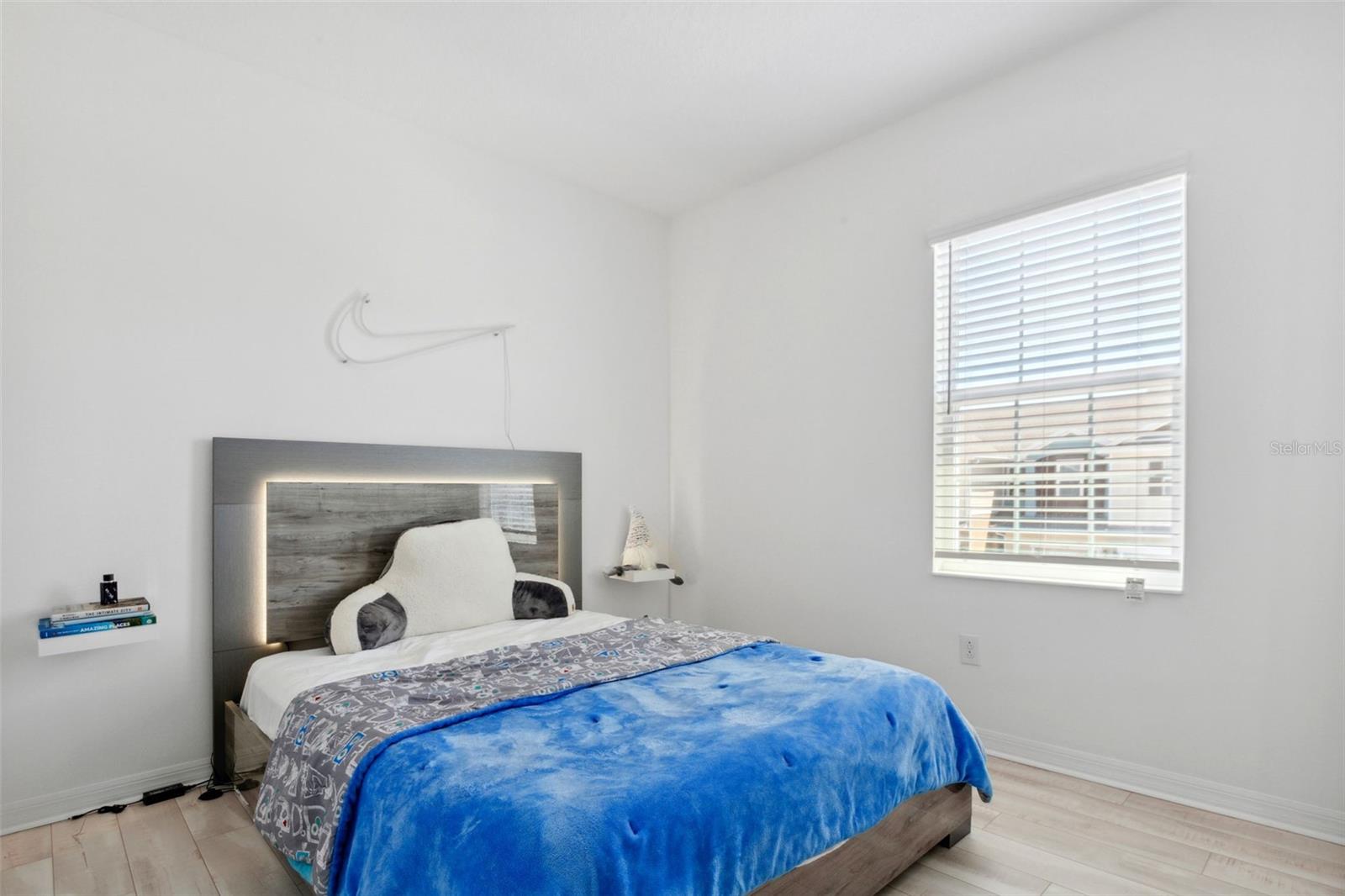 5732 SKYTOP DR — photo 15