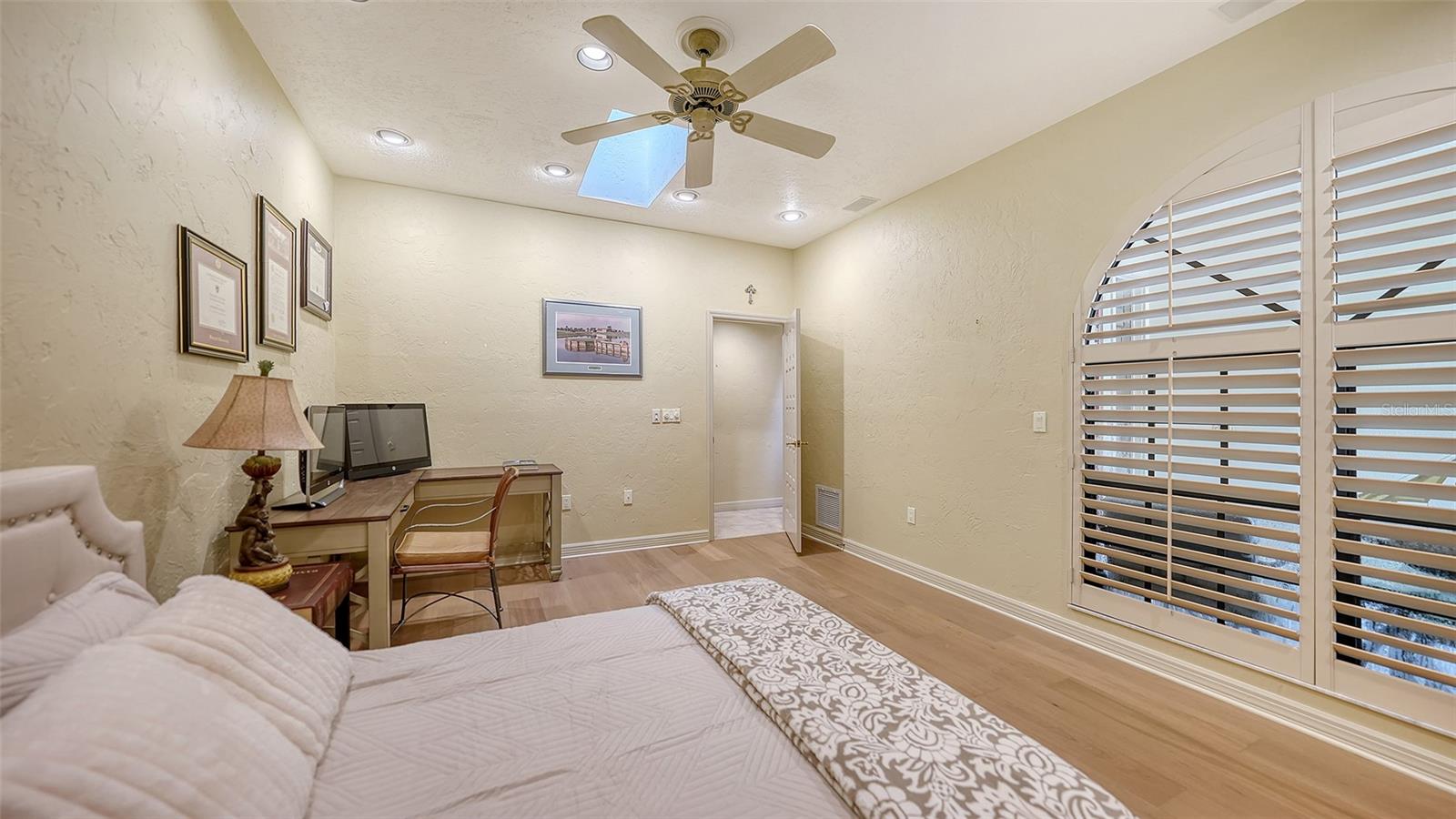 4543 LAS BRISAS LN — photo 28