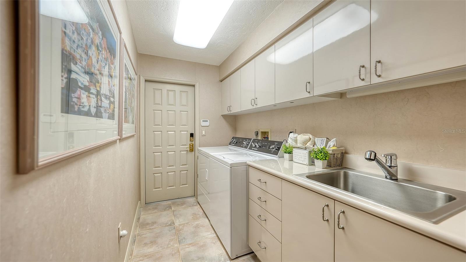 4543 LAS BRISAS LN — photo 37