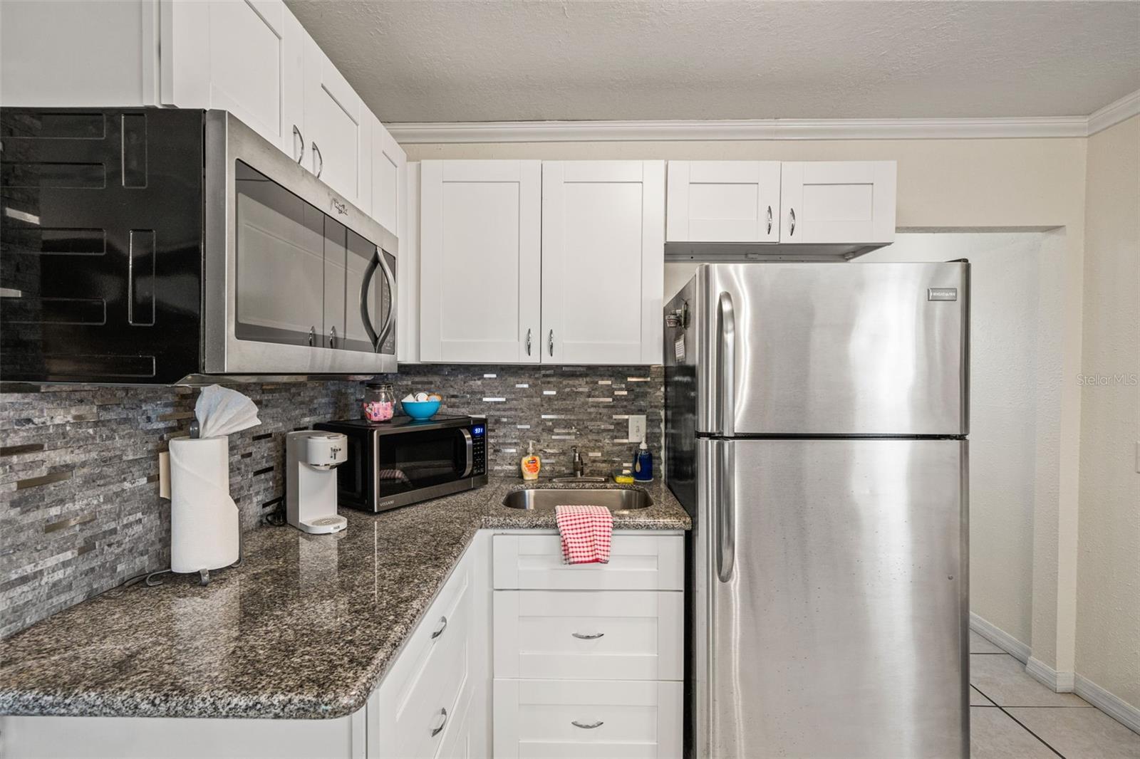 6010 N DEXTER AVE — photo 10