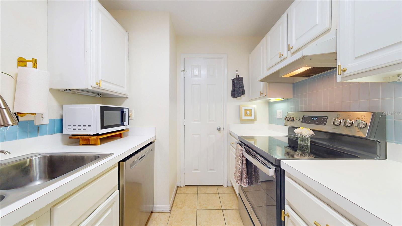 501 KNIGHTS RUN AVE #2121 — photo 11