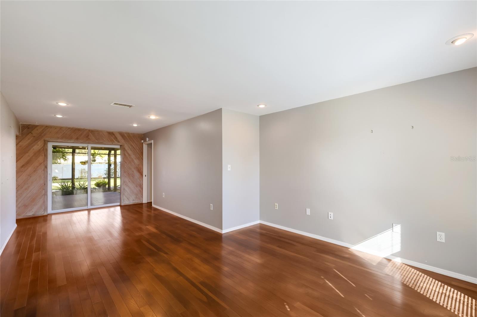 204 46TH ST NW — photo 8