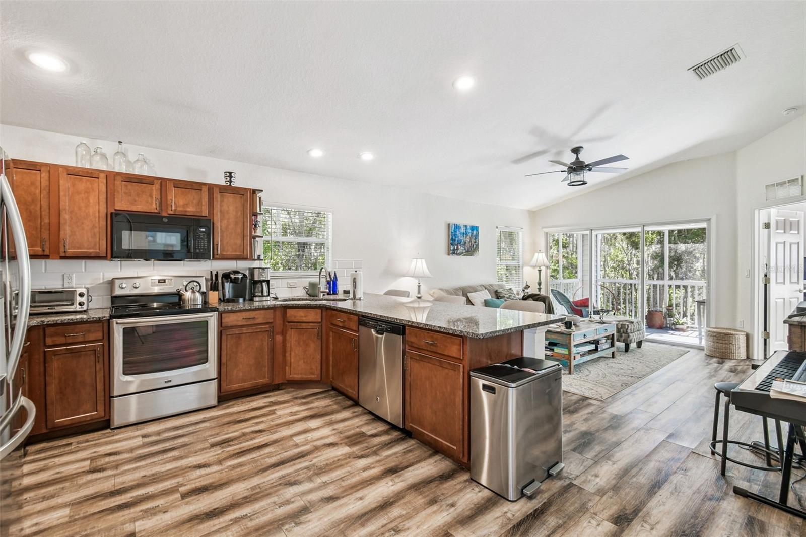 1627 HAMMOCKS AVE — photo 8