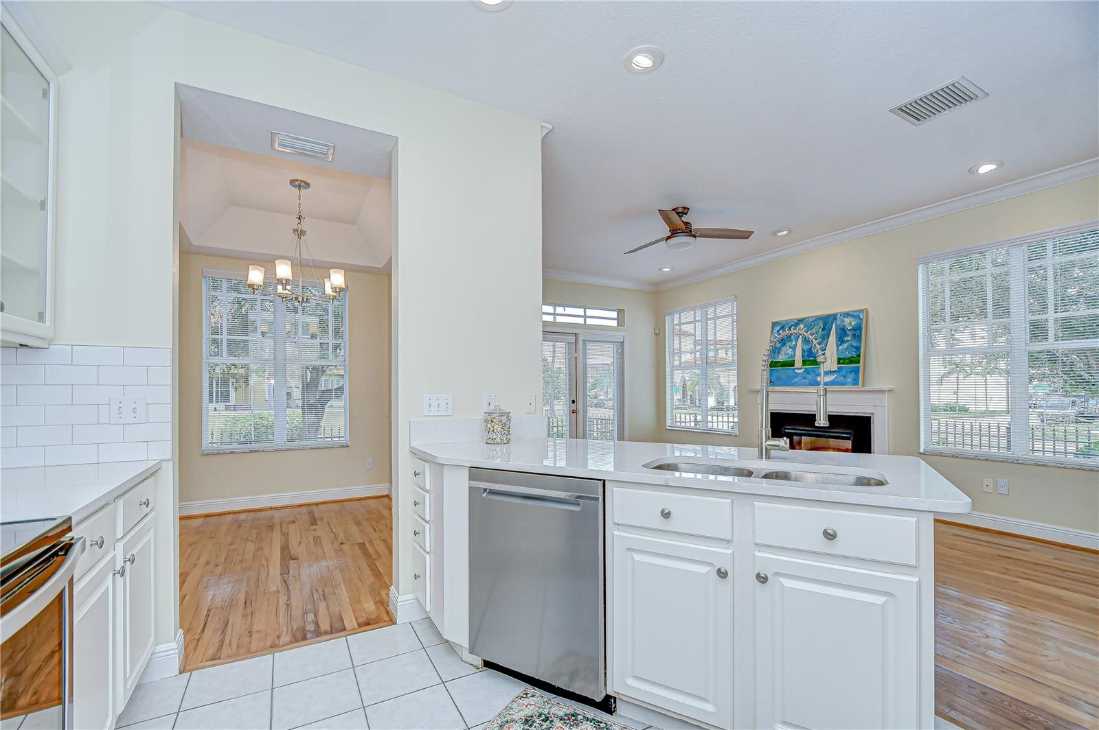 113 BOSPHOROUS AVE #5 — photo 40