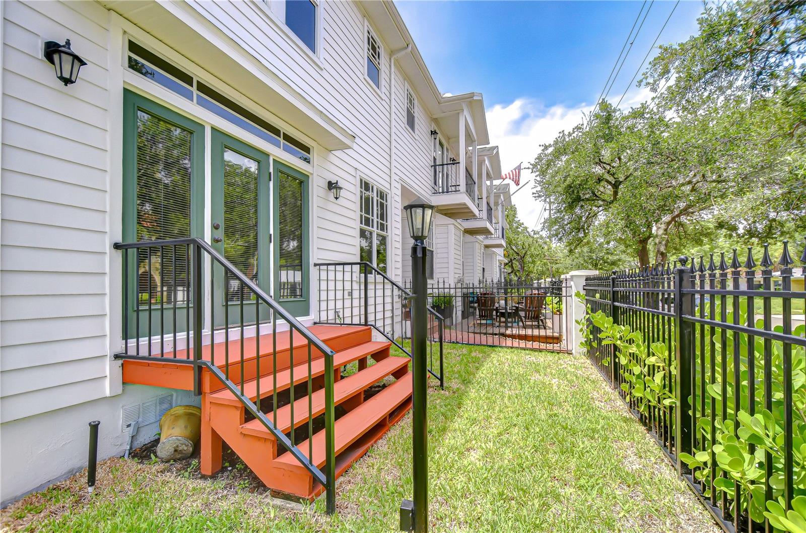 113 BOSPHOROUS AVE #5 — photo 8