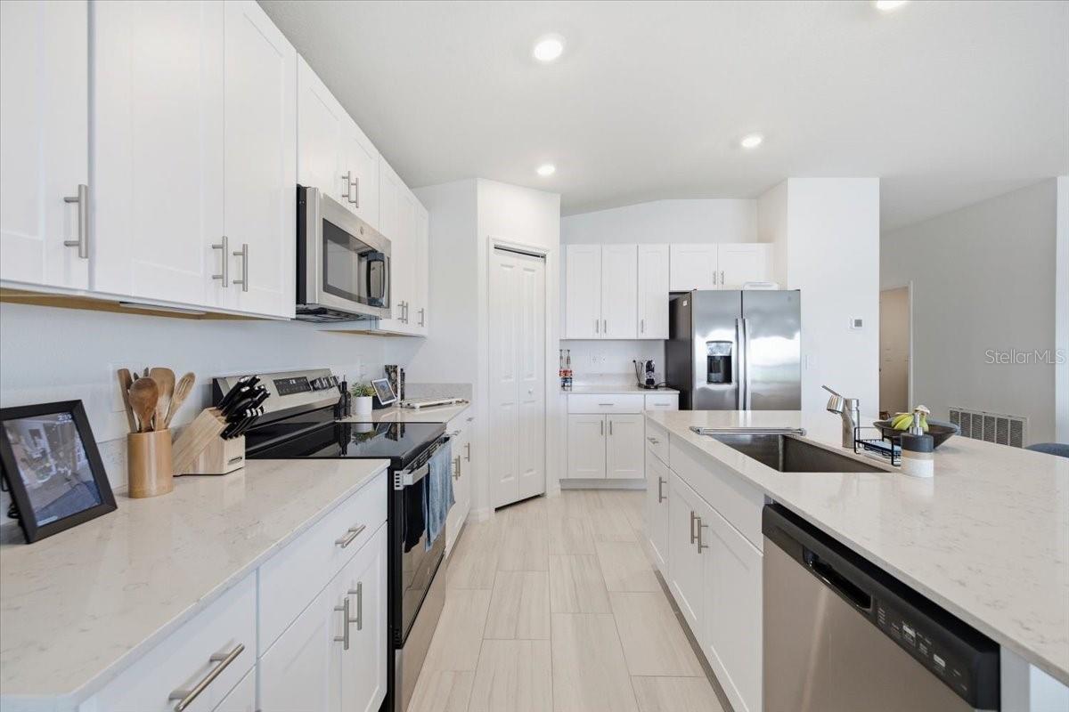 8823 SUNSET PARK TRL — photo 9