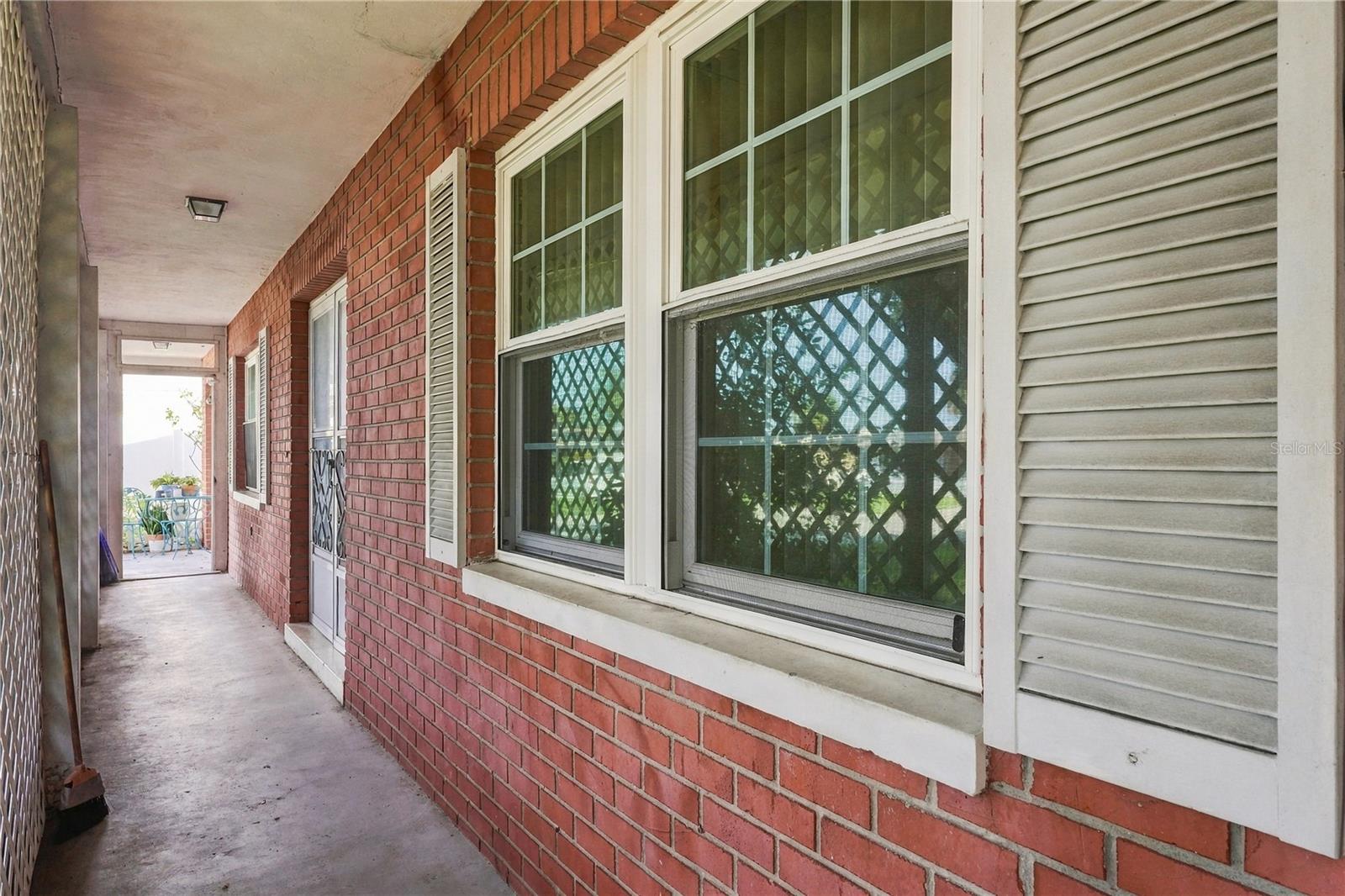 10724 PREMIER AVE — photo 3