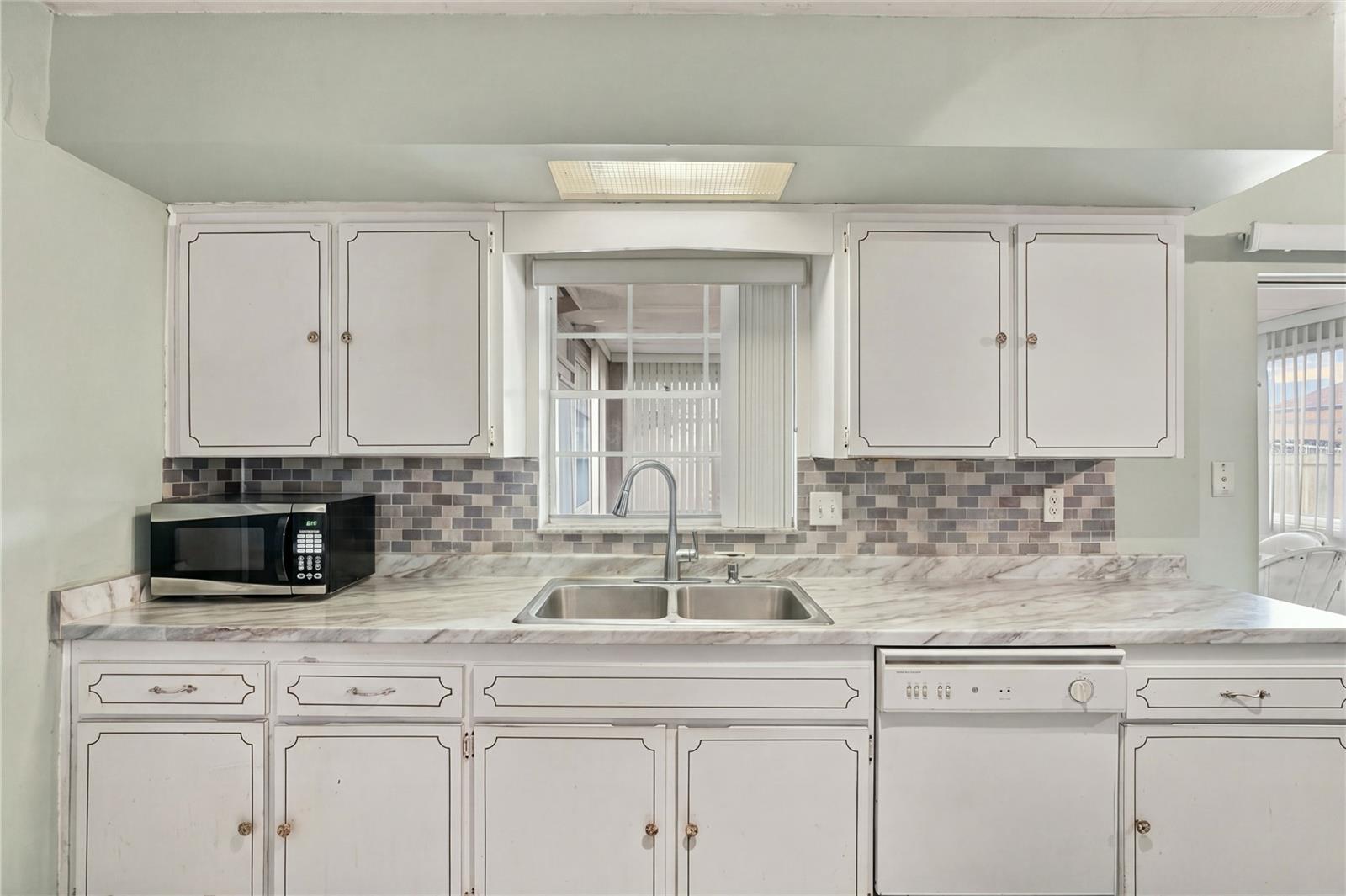 10724 PREMIER AVE — photo 10
