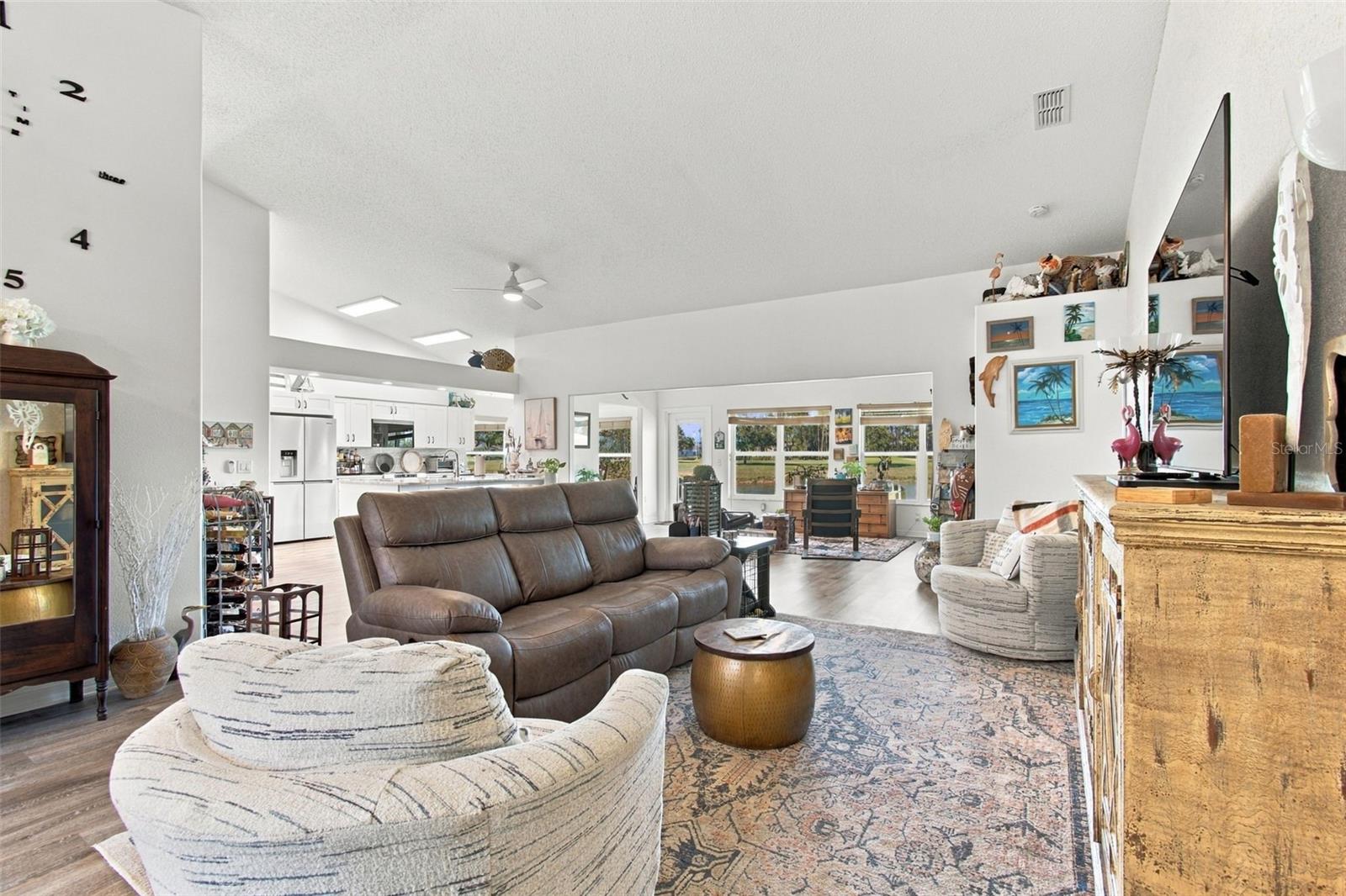 11143 HOLLANDER AVE — photo 7