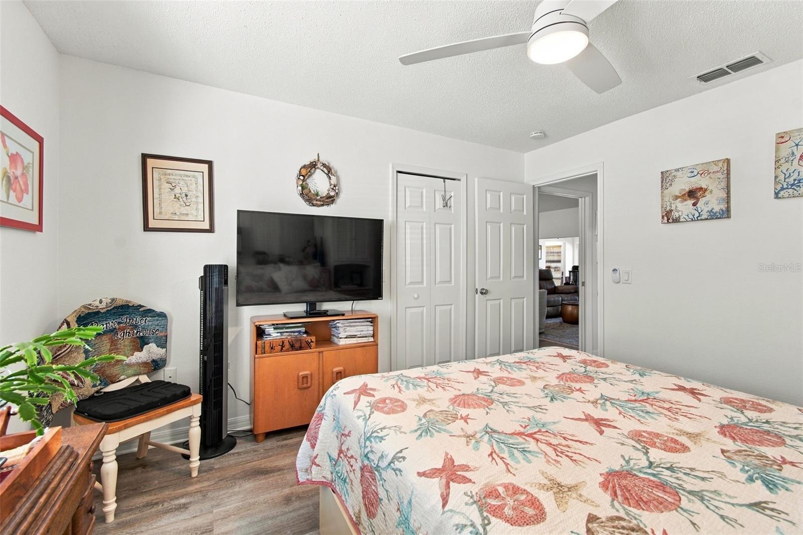 11143 HOLLANDER AVE — photo 30