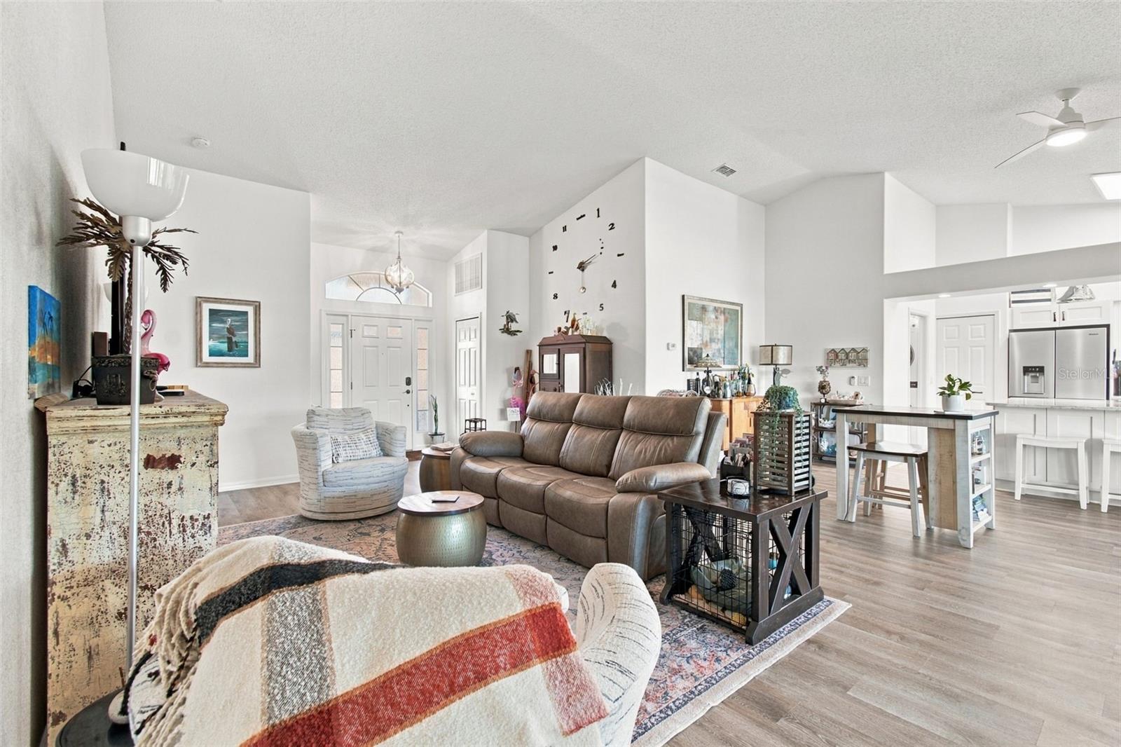 11143 HOLLANDER AVE — photo 9
