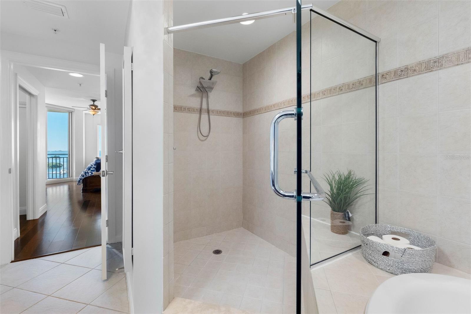 5823 BOWEN DANIEL DR #902 — photo 34