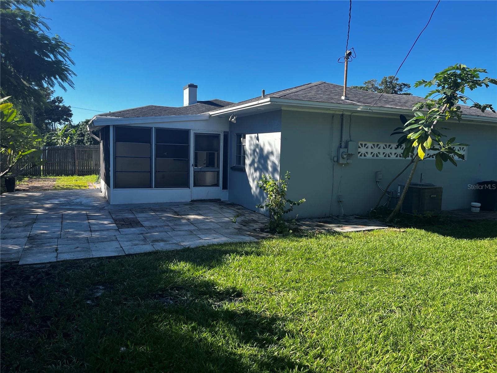 301 N CORONA AVE — photo 5