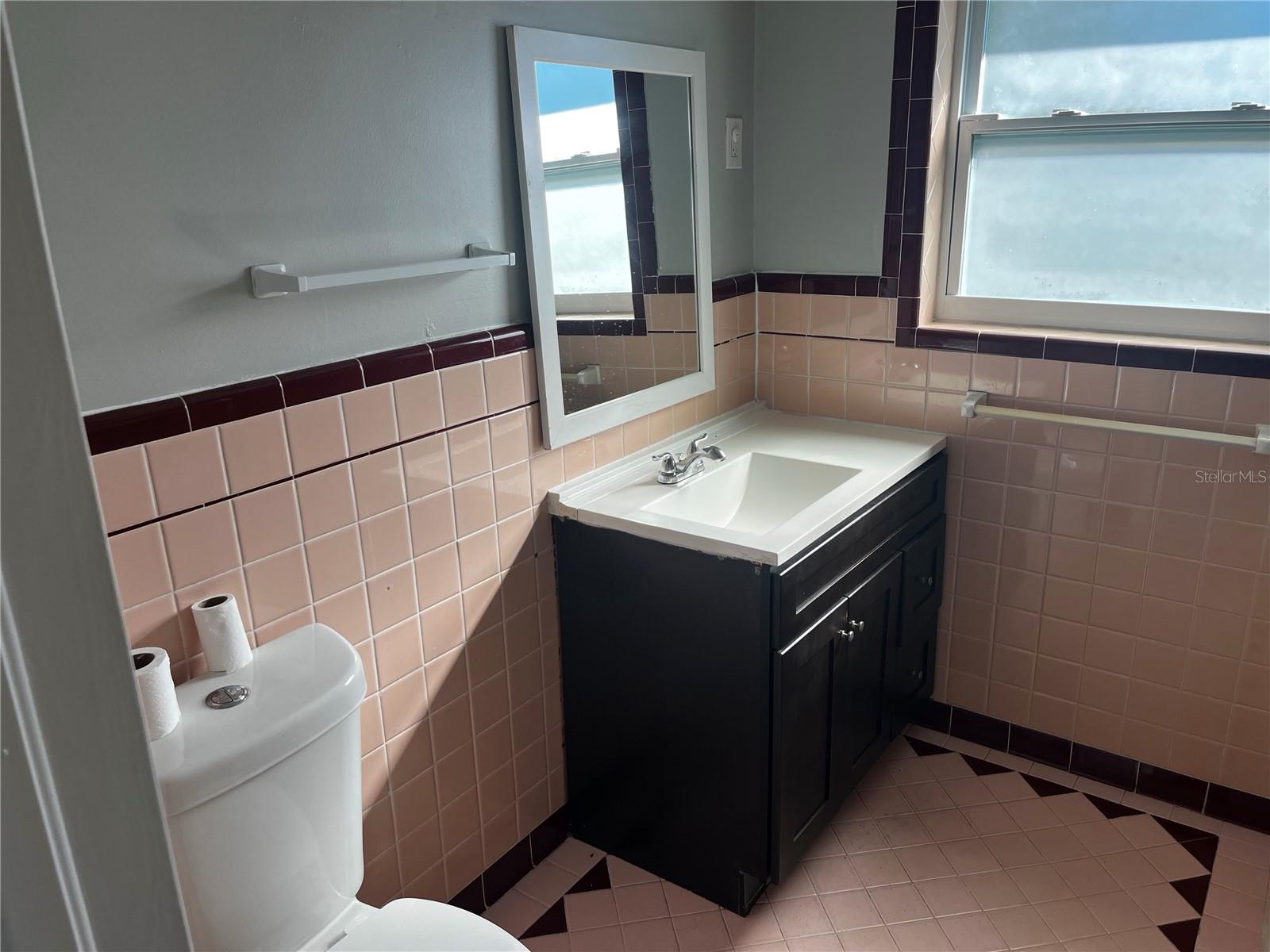 301 N CORONA AVE — photo 15