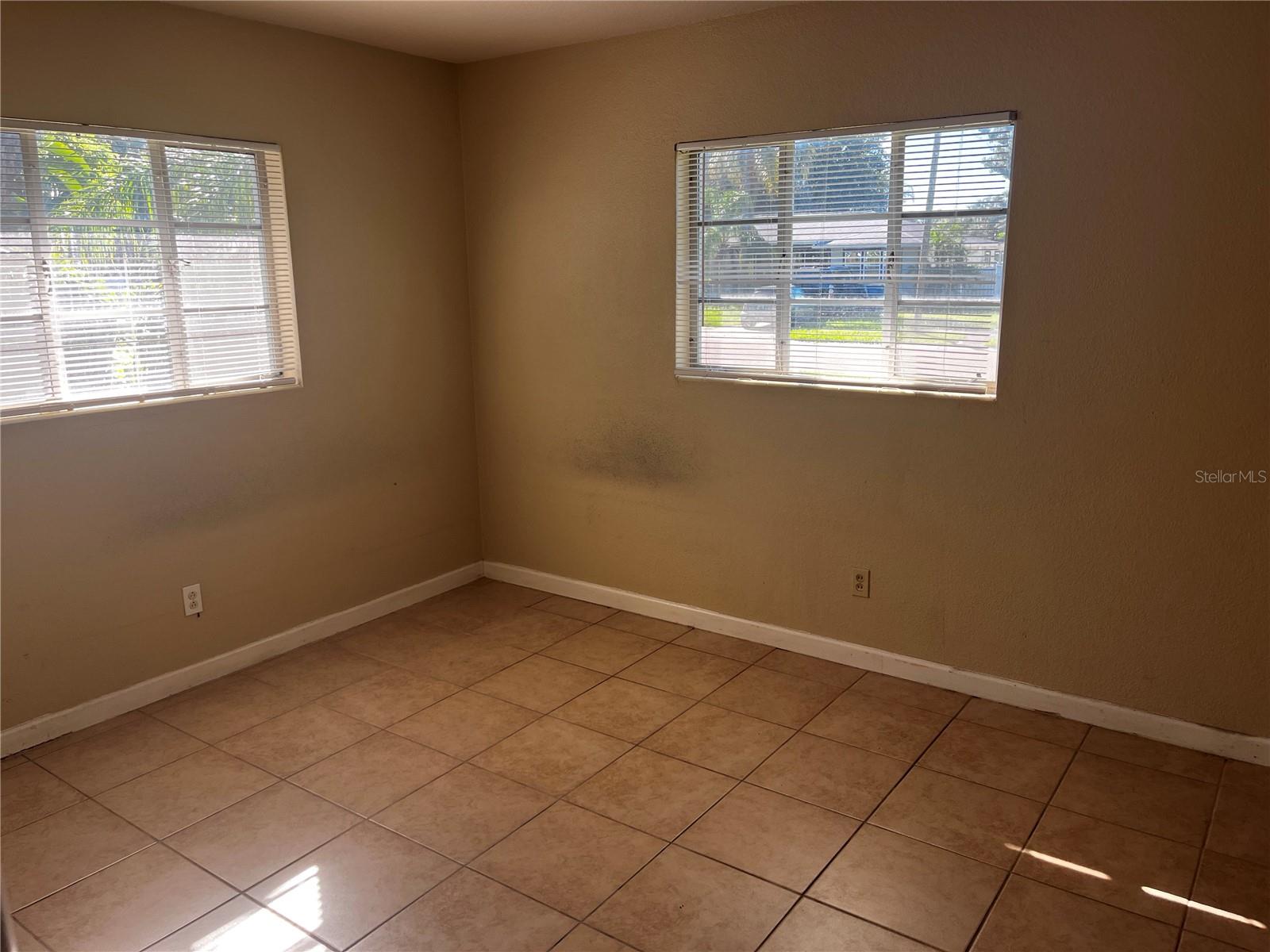 301 N CORONA AVE — photo 13