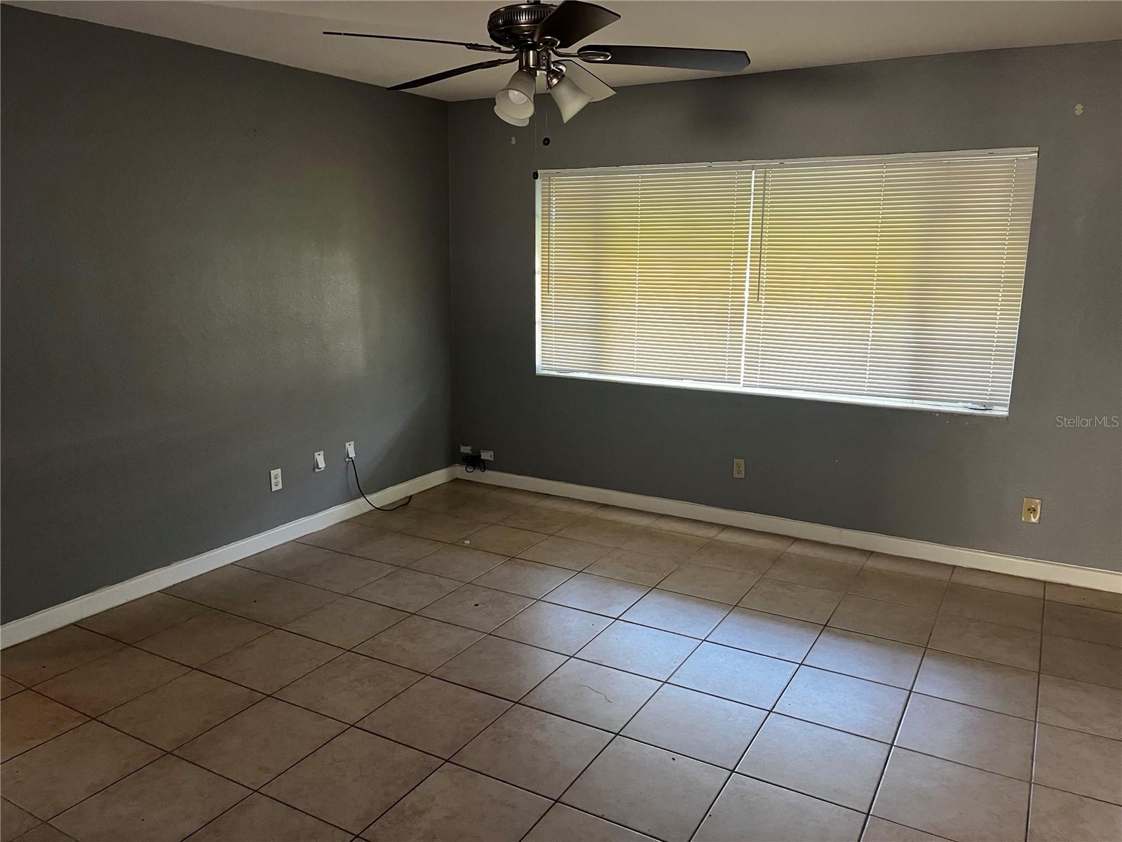 301 N CORONA AVE — photo 11