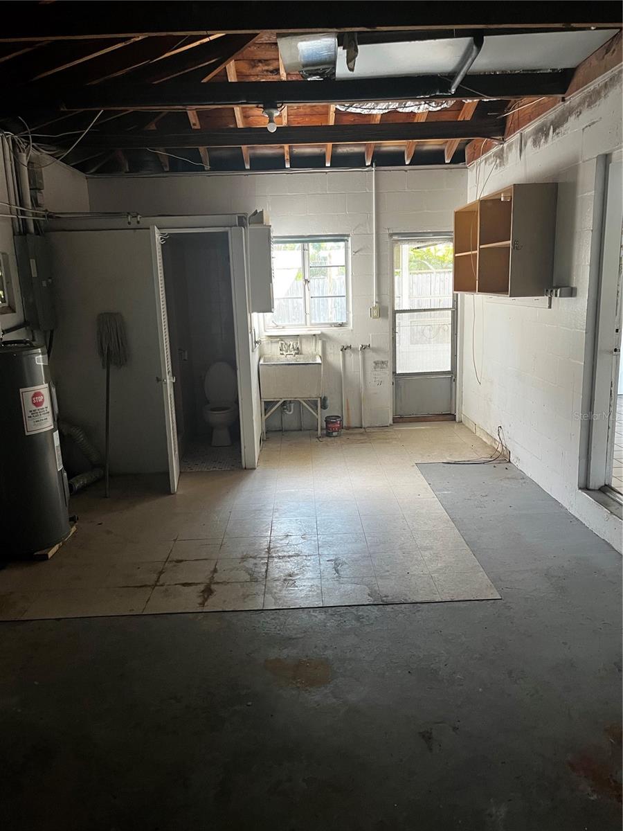 301 N CORONA AVE — photo 18