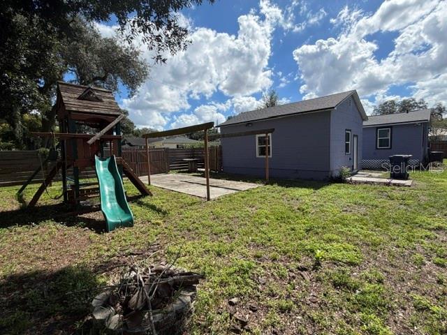 1224 E FRIERSON AVE — photo 3